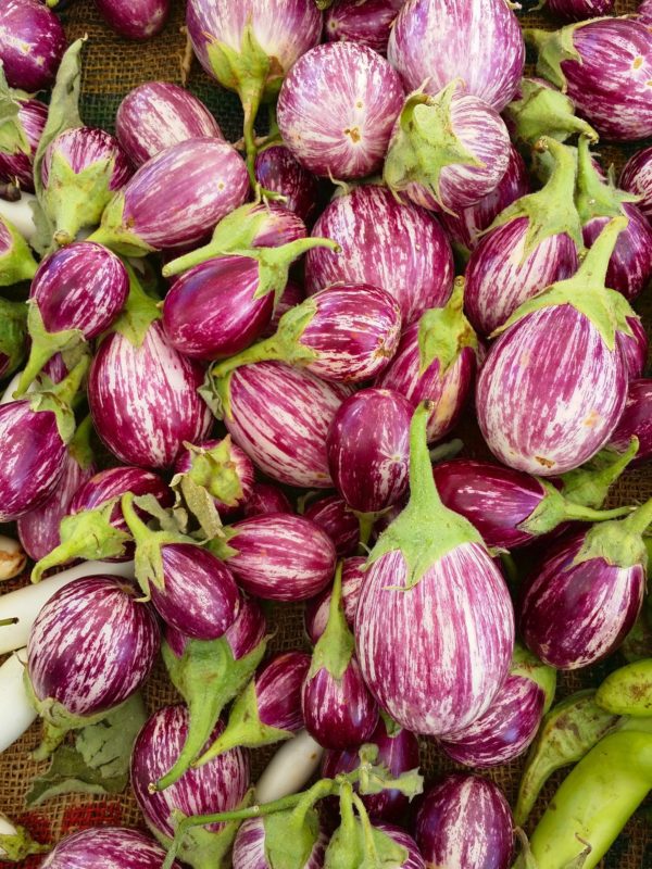Aubergine grafitti
